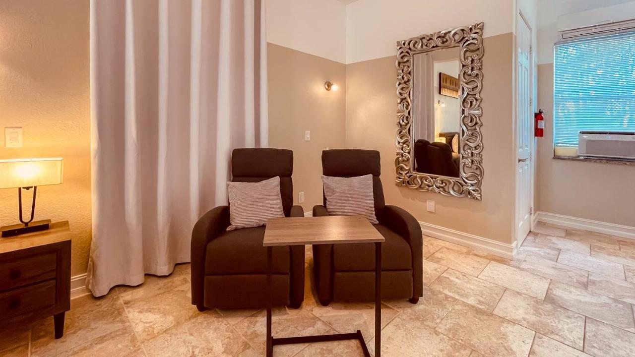 White Orchid Apartments Форт-Маєрс Екстер'єр фото